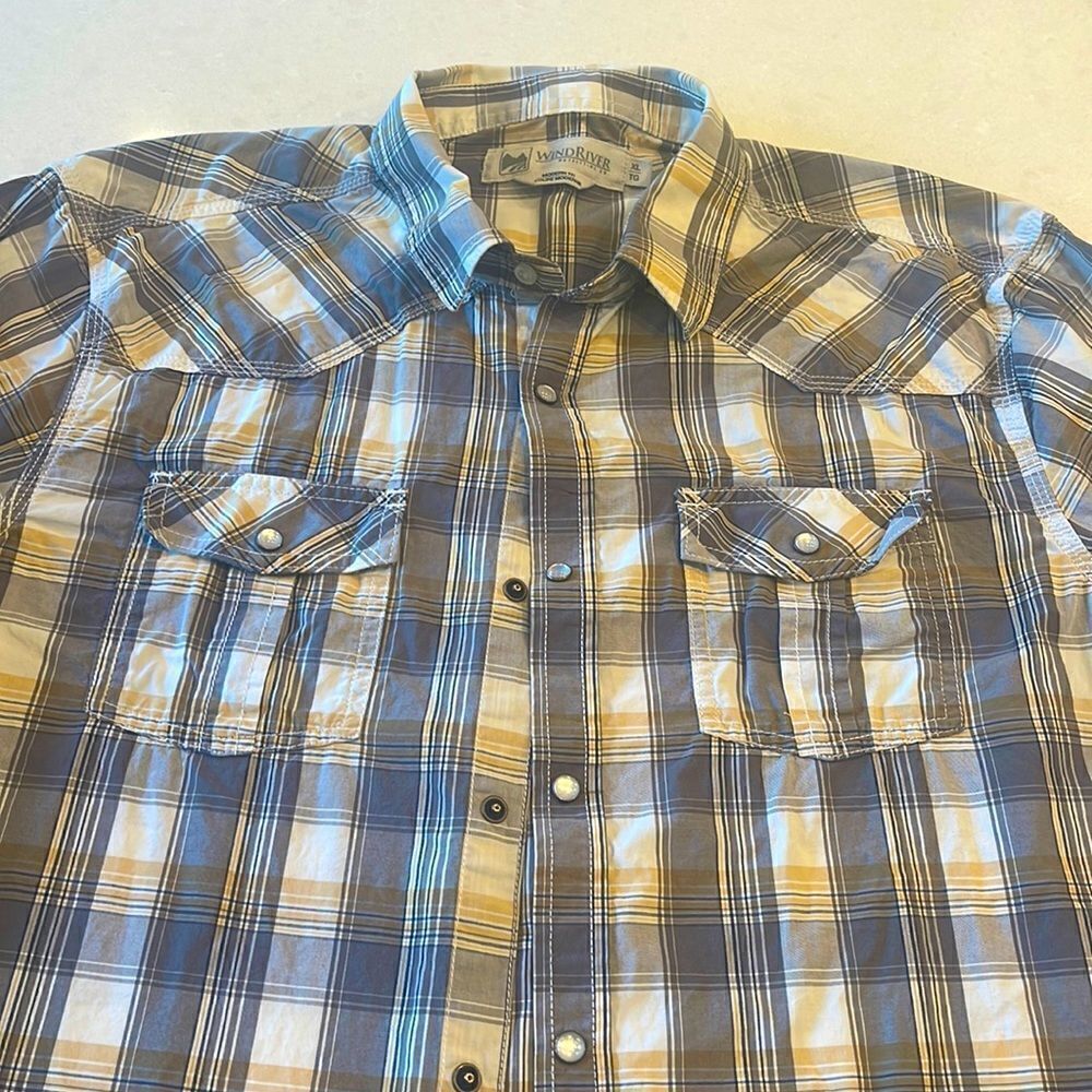 Windriver outfitters men’s longsleeved extra large modern fit super cool.